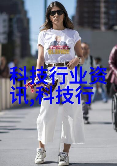 孩子还没睡老公侧面做妈妈帮我家那点小幺鸡总是晚上不肯早点安静下来让老公和我都头疼透了